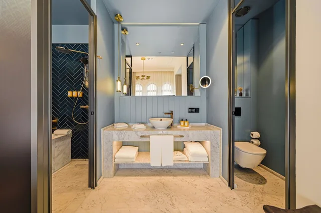 غرفة بغرفة نوم واحدة مفردة بسرير كينج مع أريكة بمنطقة جلوس، L'Union Han Istanbul, Vignette Collection by IHG 10/10