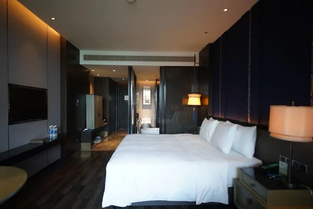 غرفة ديلوكس بسرير كينج، Wanda Realm Resort Nanning 2/3