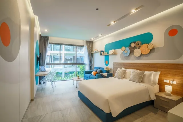 Cool, Studio, Queen Bed, HOMA Phuket Town 1/4
