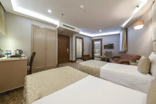 Deluxe, Studio, 1 Single and 2 Queen Beds, Grand Star Hotel Bosphorus 3/6