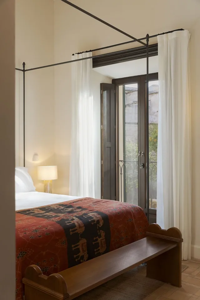 جناح غراند بسريرين كينج مع أريكة، Portella 3/8