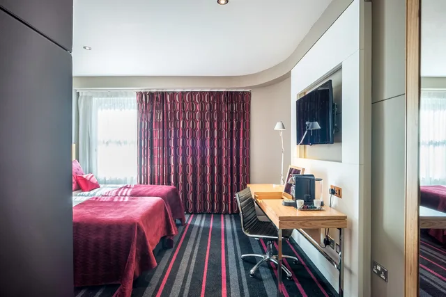 City, Twin Beds, Apex City 8/15