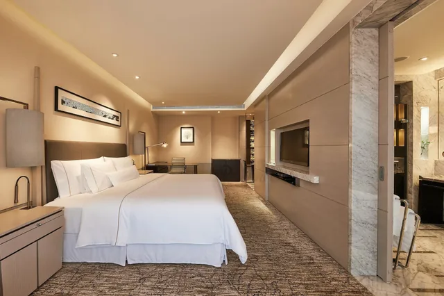غرفة بسرير كينج بإطلالة على النهر، The Westin Ningbo 3/10