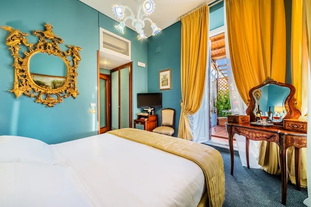 غرفة ديلوكس بسرير مزدوج بشرفة، Hotel Scalinata Di Spagna 7/10