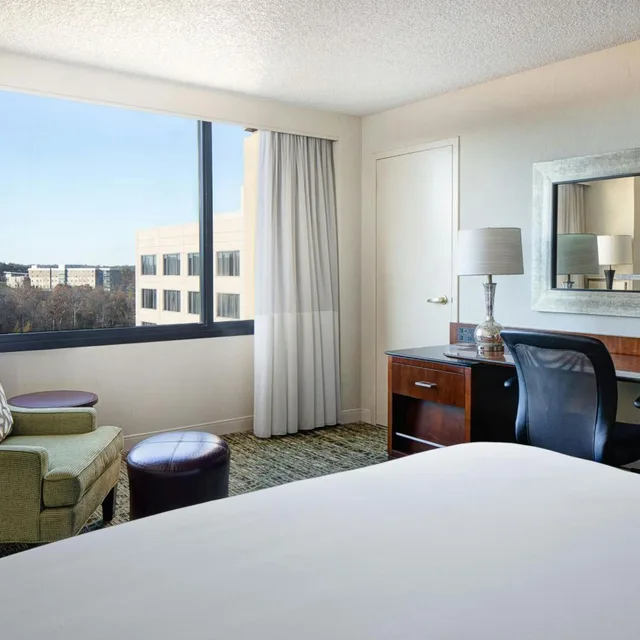 غرفة قياسية مع دخول صالة النادي، Marriott St Louis West 8/10