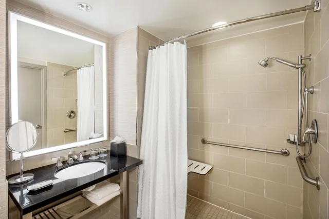 Guest Room, Standard, 2 Double Beds, The Westin Annapolis 7/10