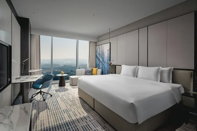 غرفة قياسية بسرير كينج مع دخول صالة النادي، Crowne Plaza Ezhou 1/6
