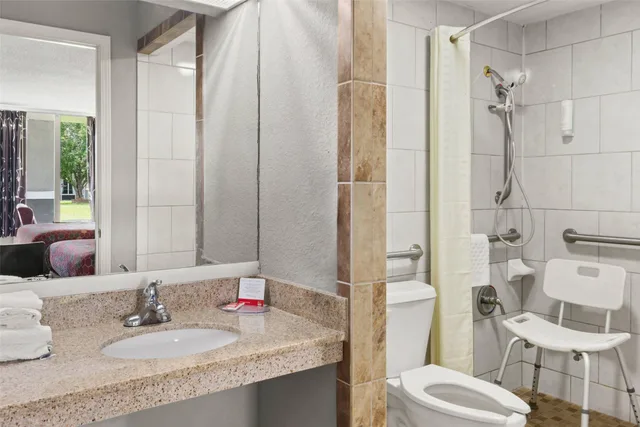 غرفة بسرير كينج لذوي الإعاقة، Econo Lodge Andalusia, AL 5/6