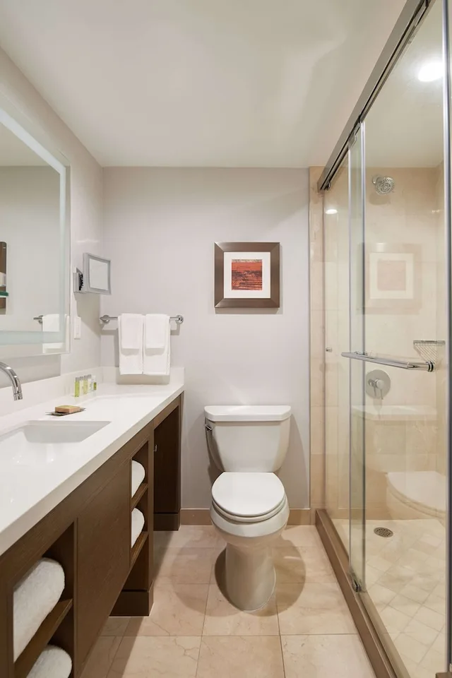 غرفة قياسية بسريرين مزدوجين، Doubletree By Hilton Torrance South Bay 3/3