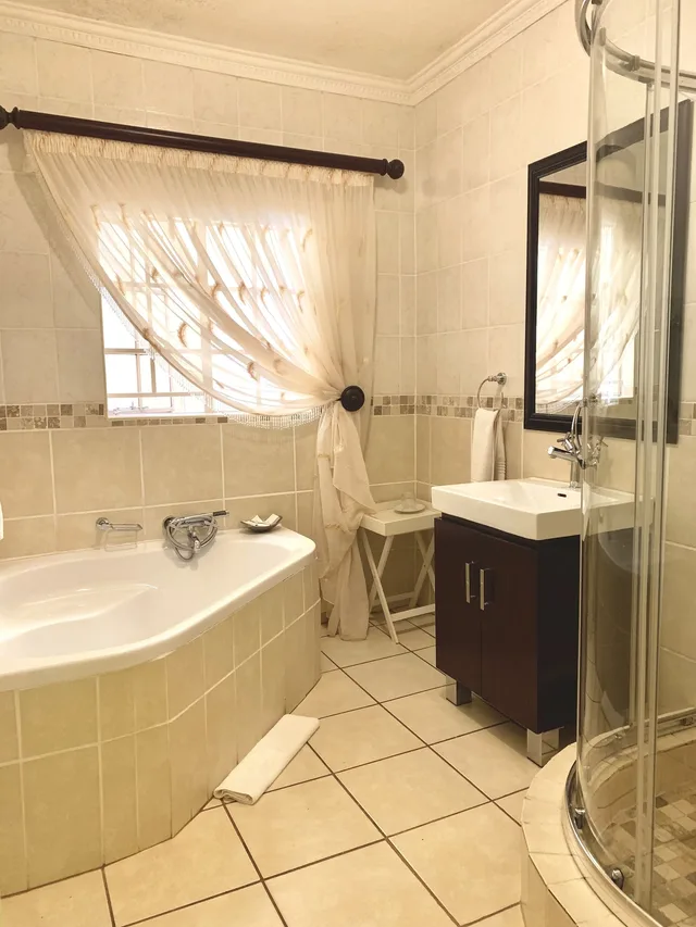 غرفة ديلوكس بسرير كينج بغرفة نوم واحدة، La Barune Guest House 10/10