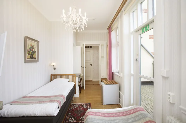 2 Bedrooms, Mini, Triple, 1 Queen and 1 Single Bed، Breda Blick 1/3