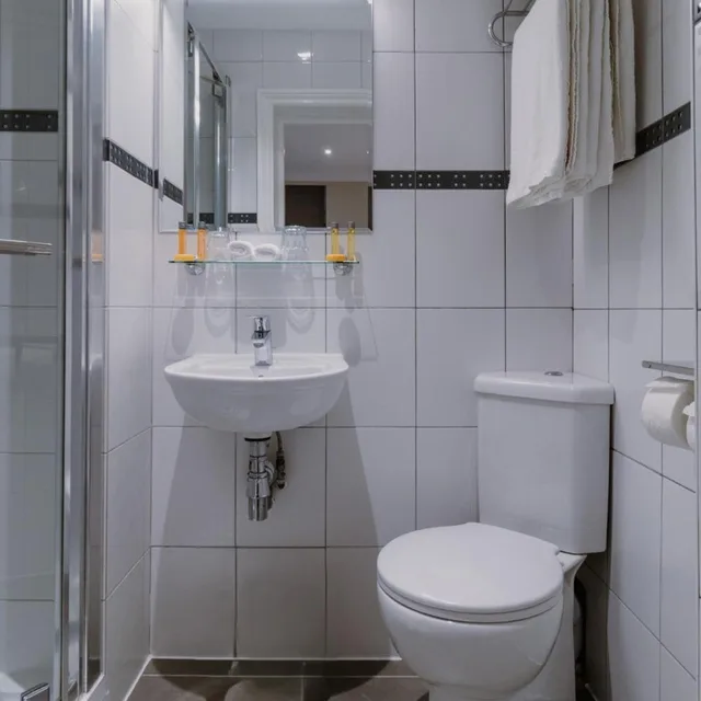 Small Double Room, London House Hotel 7/10