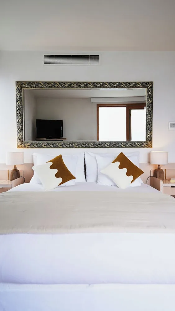 غرفة بسرير كوين بإطلالة على البحيرة، Hotel Real Nyon 9/9