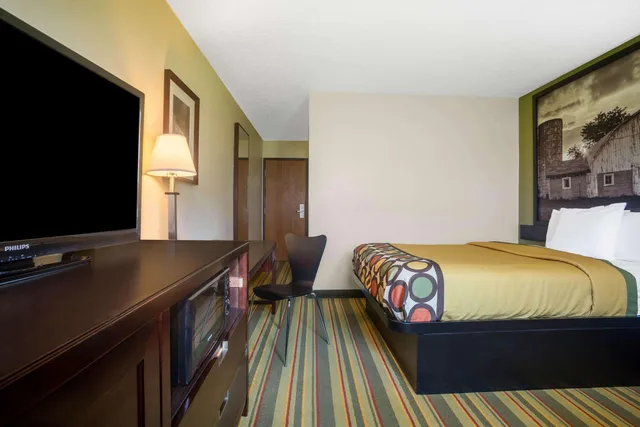 غرفة بسرير كوين، Super 8 By Wyndham El Dorado 1/4