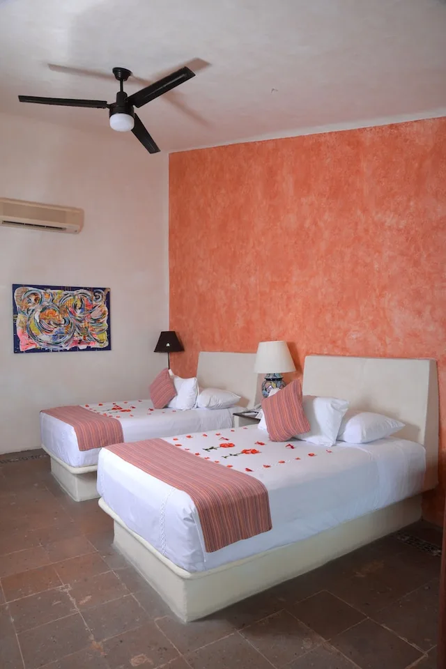 جناح جونيور بحوض جاكوزي، Aura del Mar Hotel 1/1