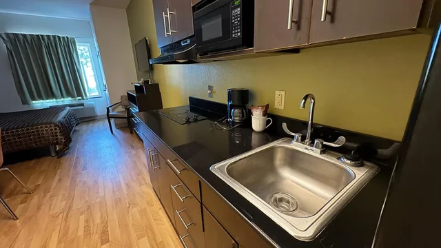 Efficiency, Suite, King Bed، Days Inn & Suites by Wyndham Colorado City/I-20 1/1