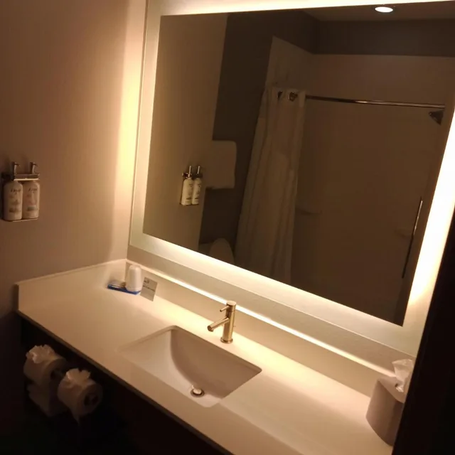 غرفة قياسية بسريرين كوين لذوي الإعاقة، Holiday Inn Express Suites Bonham 3/3