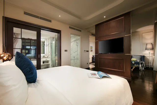 Atole, Suite, King Bed, Terrace، Anatole Hotel Hanoi 3/8