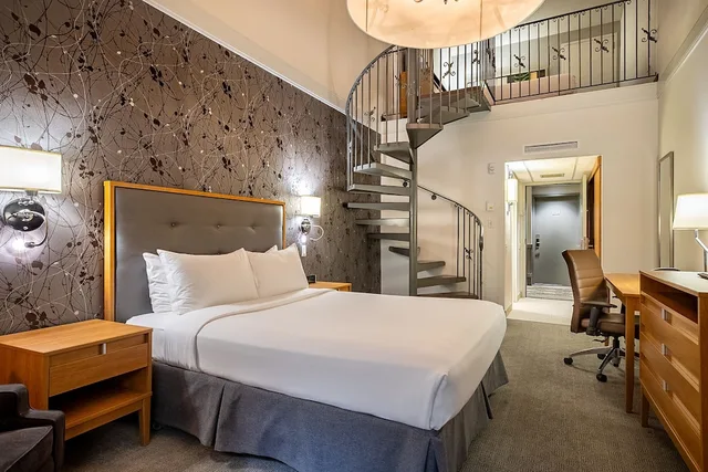 Junior Suite, 2 Queen Beds, Chateau Bromont 7/10