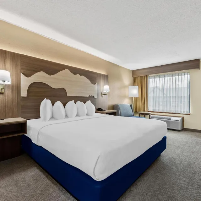 جناح بسرير كينج بجاكوزي، Best Western Center Pointe Inn 2/9