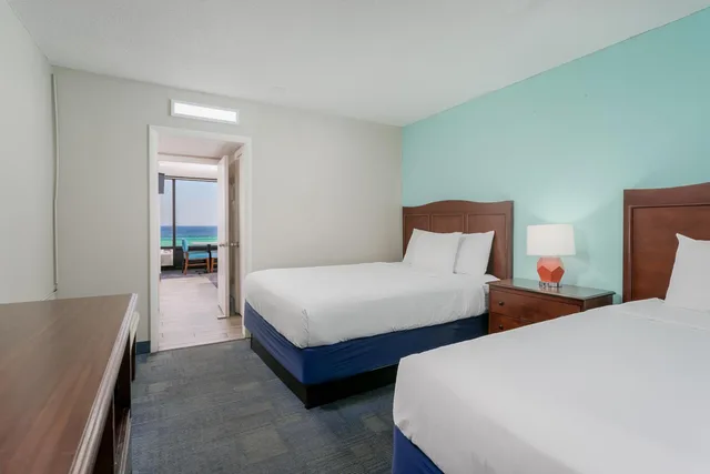 غرفة قياسية ثلاثية بإطلالة على البحر، Bikini Beach Resort Motel 2/7