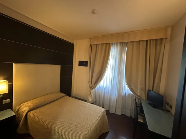 غرفة مفردة بسرير مزدوج، Hotel Kristall 2/4