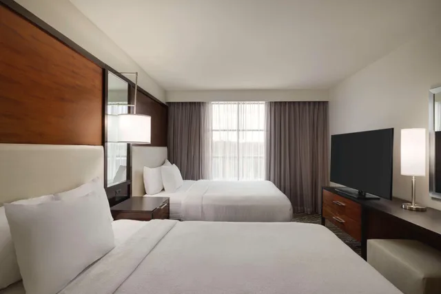 جناح بريميوم بسريرين كوين بغرفتين، Embassy Suites Chattanooga / Hamilton Place 1/6