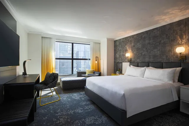 غرفة بسرير كينج في طابق مرتفع، Renaissance New York Times Square Hotel 3/10