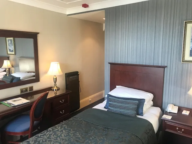 غرفة سوبيريور مفردة بسريرين منفصلين، Cairn Hotel 3/5