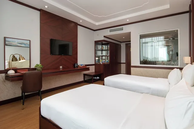 Superior, Twin Beds, City View, Van Phat Riverside Hotel 9/10