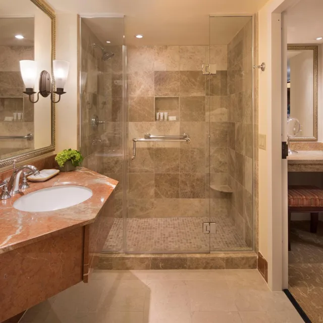 Room, King Bed, Sea Front, Balcony، Monterey Plaza Hotel & Spa 5/7