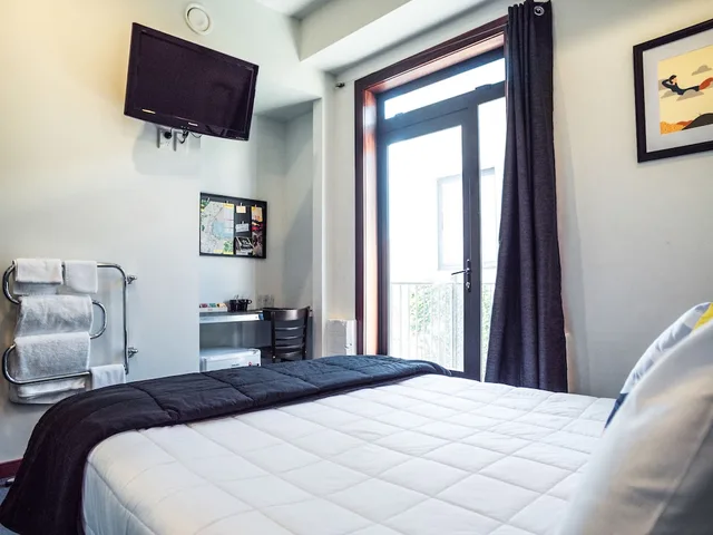 استوديو بسرير كوين بحمام خاص، U Boutique Hotel Wellington, SureStay Collection by BW 3/4