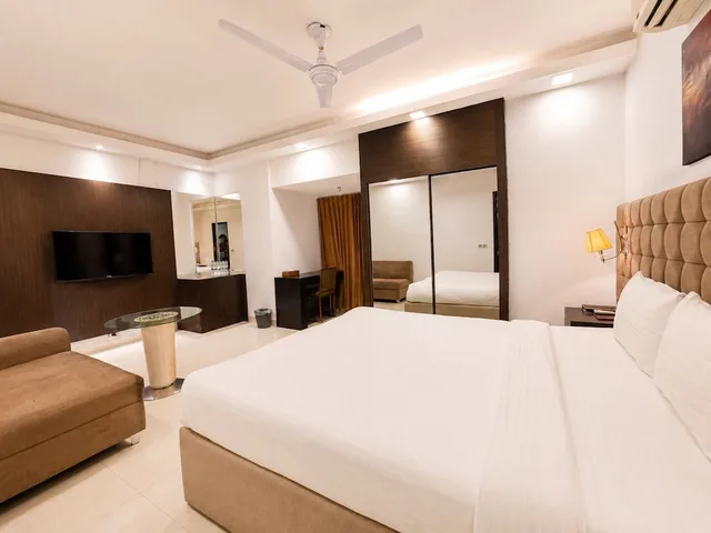 جناح تنفيذي بسرير كينج، Blossom Hotel 2/5
