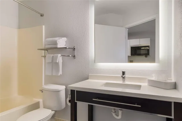غرفة بسرير كوين، MainStay Suites Raleigh - Cary 4/4