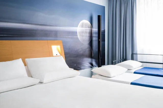 غرفة كومفورت بسرير مزدوج مع أريكة، Novotel Paris Saclay 2/7