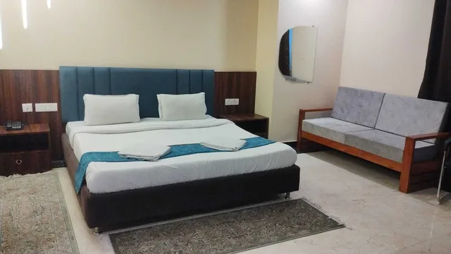 غرفة سوبيريور بسرير مزدوج، Hotel Sarweshwary 1/2