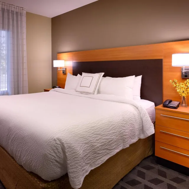 استوديو بسرير كينج، Towneplace Suites Missoula 4/10