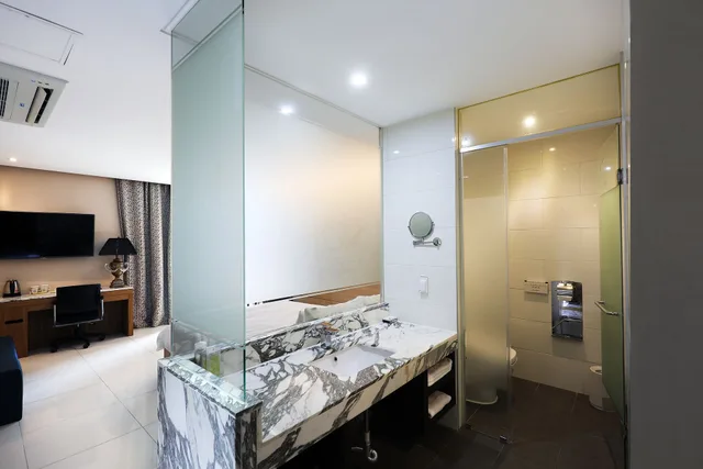 غرفة بسرير مزدوج بشرفة، Hotel Cacao Business Design Hotel 6/8
