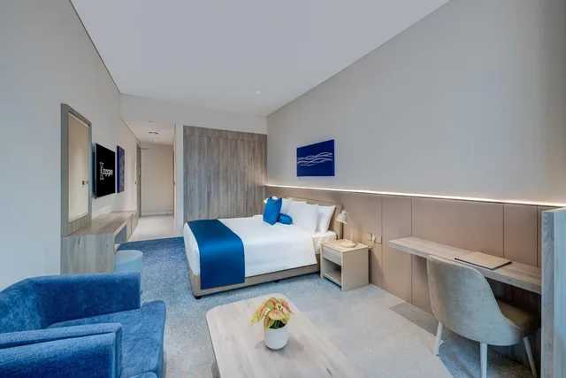 Superior King, Kingsgate Hotel Clocktower 3/4