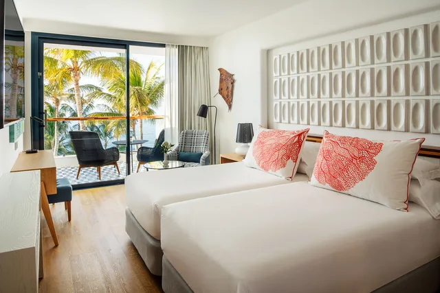 Room, Double or Twin Bed, Sea View, Fariones Hotel 1/3