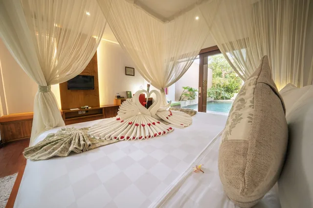 1 Bedroom, Royal, Pool, Villa, King Bed، The Kasih Villas And Spa Seminyak 6/10