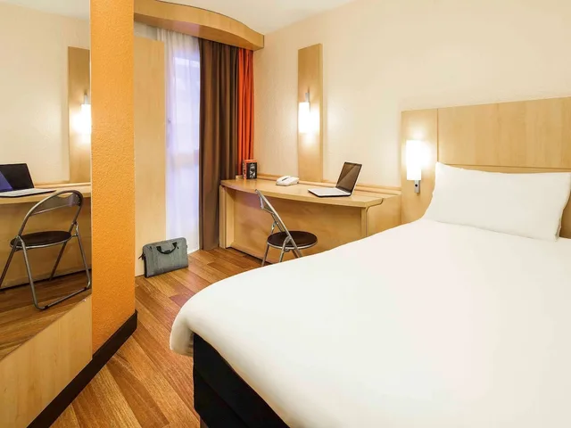غرفة قياسية بسرير مزدوج وسرير فردي، Ibis Paris Versailles Chateau 4/8