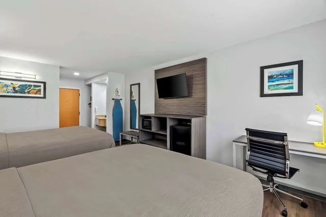 Room, 2 Queen Beds, Quality Inn & Suites Biloxi - Ocean Springs 4/5