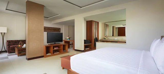 Suite, Double Bed, Sun Island Hotel & Spa Legian 3/5