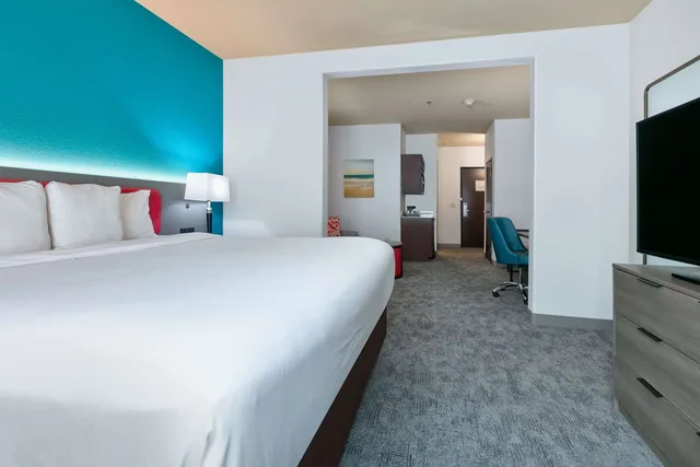 جناح بسرير كينج، Comfort Suites Arlington - Entertainment District, TX 1/3