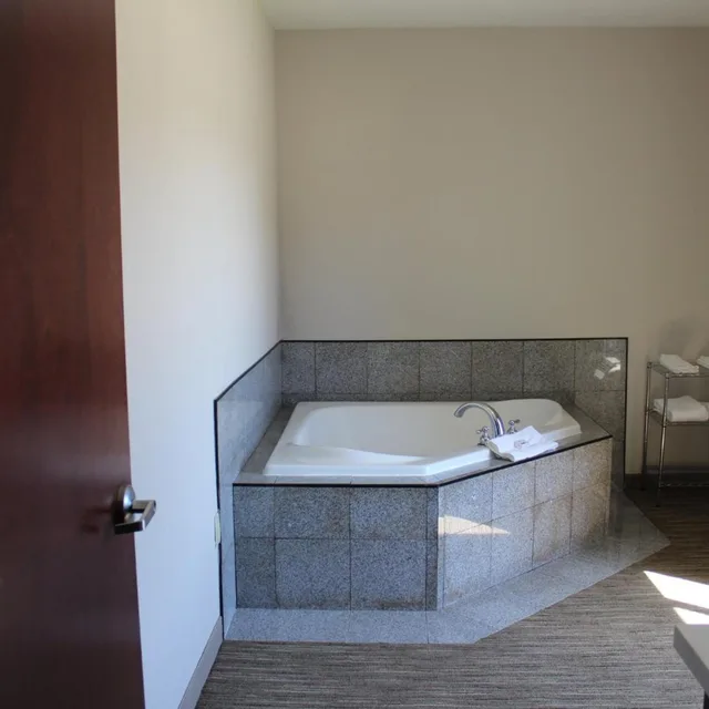 جناح، Holiday Inn Express Hotel And Suites Ponca City 2/2