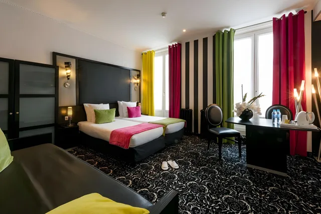 غرفة بريفيليج ثلاثية بثلاثة أسرّة، Hotel Peyris Opera 2/3