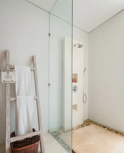 غرفة ديلوكس بسرير مزدوج بشرفة، Svarga Resort 2/2