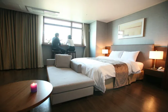 غرفة رومانسية بسرير مزدوج، Hyunjin Tourist Hotel 3/3