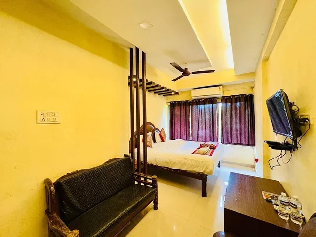 Wooden, King Bed، Hill Forest Resort 4/7